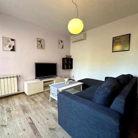 Cozy Flat In Central София Екстериор снимка