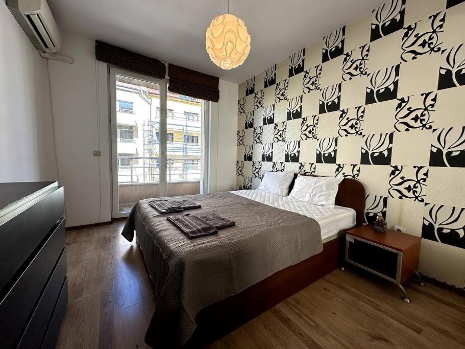 Cozy Flat In Central София Екстериор снимка