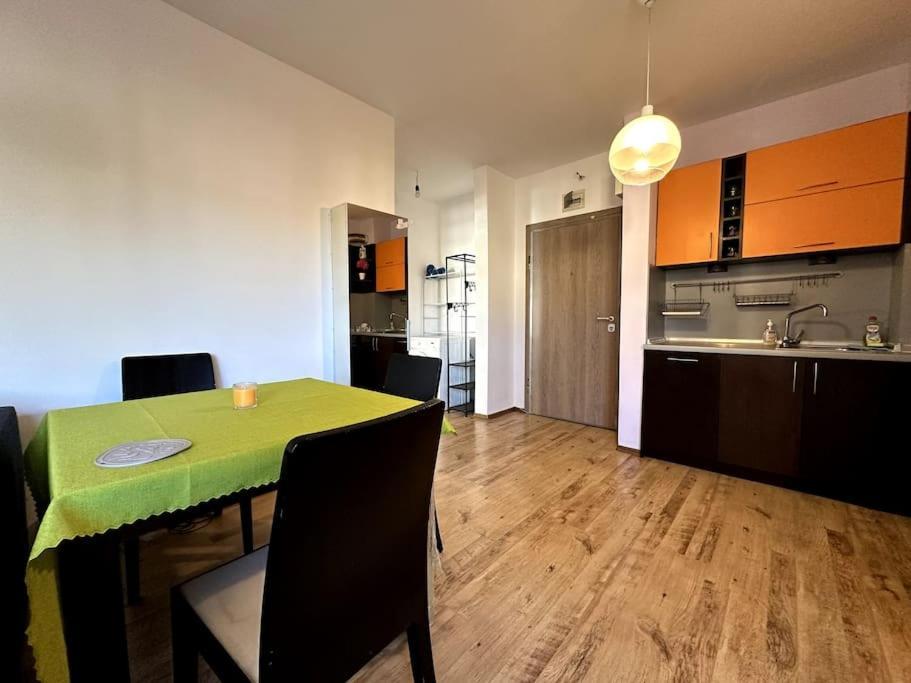 Cozy Flat In Central София Екстериор снимка