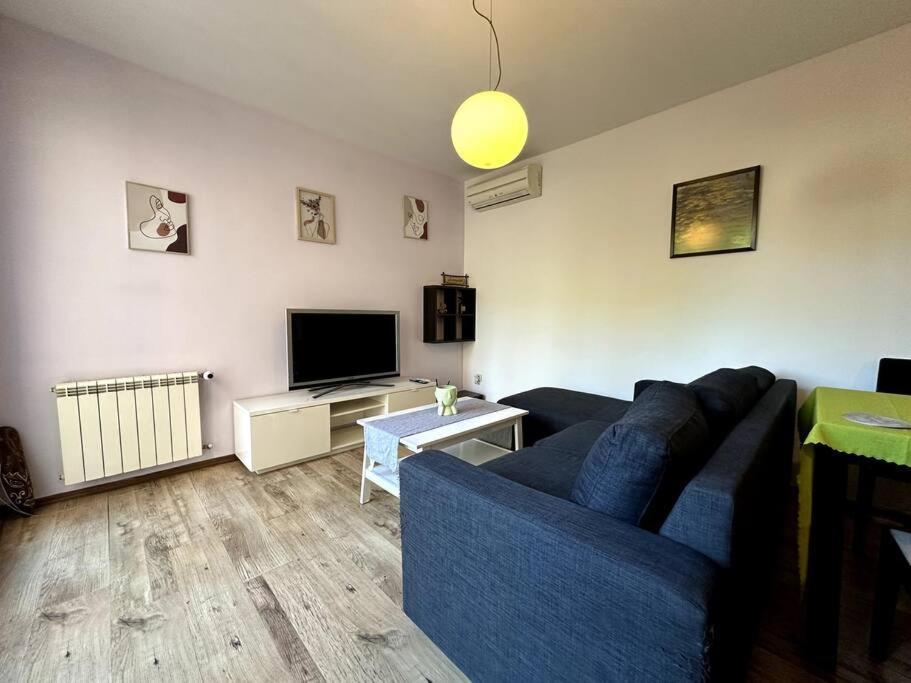 Cozy Flat In Central София Екстериор снимка